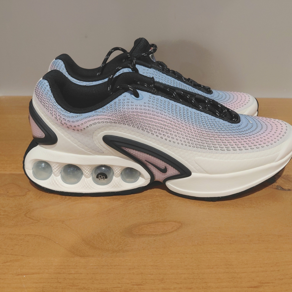 Nike Air Max DN Pink Foam Off Noir Aluminum Women's (Size 10) - Picture 2 of 8